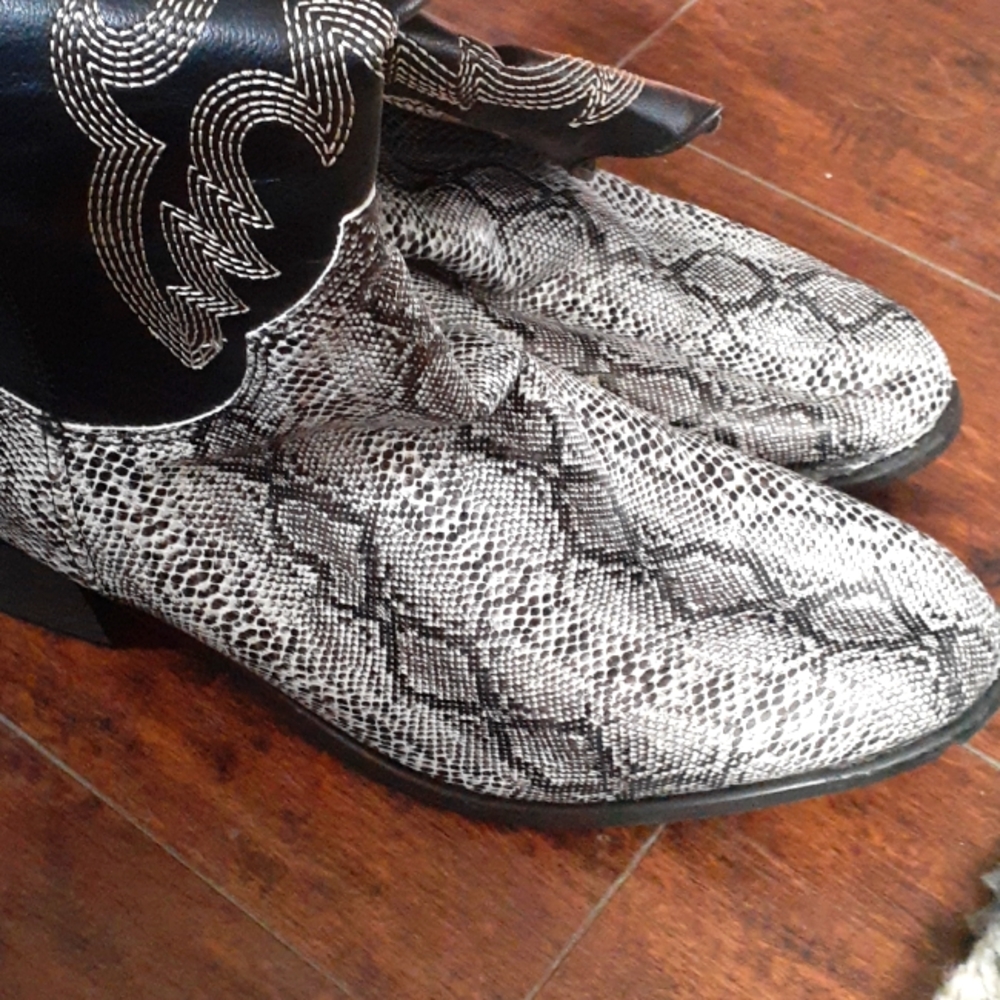 Mens western boots